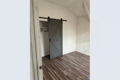 810 S Cameron Street, Victoria, TX 77901 - Photo 5