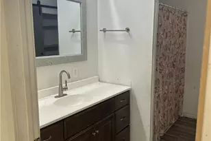 810 S Cameron St, Victoria, TX 77901 - Photo 9