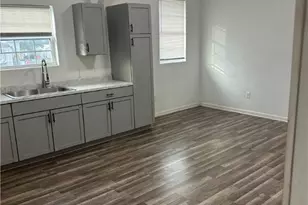 810 S Cameron St, Victoria, TX 77901 - Photo 7