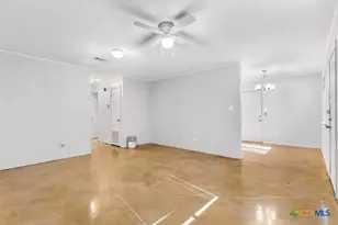 222 Redbud Ln, New Braunfels, TX 78130 - Photo 7