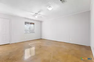 222 Redbud Ln, New Braunfels, TX 78130 - Photo 5