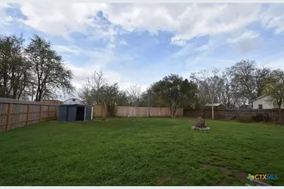 109 E Bailey Street, Cuero, TX 77954 - Photo 9