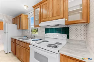 900 Co Rd 304, Bertram, TX 78605 - Photo 23