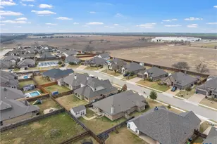 916 Cumberland St, McGregor, TX 76657 - Photo 41