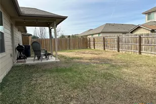 104 Green Jay Dr, Jarrell, TX 76537 - Photo 13