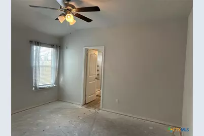 104 Green Jay Drive, Jarrell, TX 76537 - Photo 11