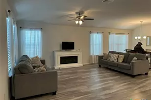 104 Green Jay Dr, Jarrell, TX 76537 - Photo 7