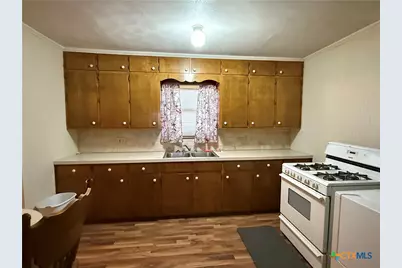 609 E Henry, Hamilton, TX 76531 - Photo 11