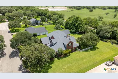 123 Northwood Drive, Cuero, TX 77954 - Photo 3