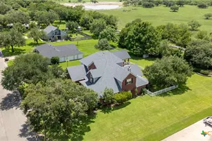 123 Northwood Dr, Cuero, TX 77954 - Photo 3