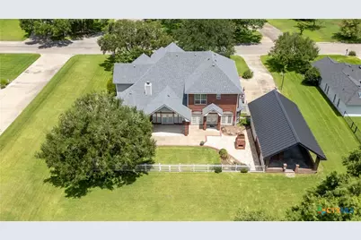 123 Northwood Drive, Cuero, TX 77954 - Photo 5