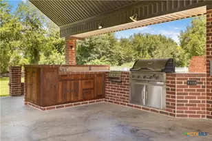 123 Northwood Dr, Cuero, TX 77954 - Photo 13