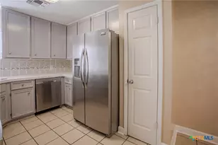 508 Queenswood Trail, Victoria, TX 77901 - Photo 11