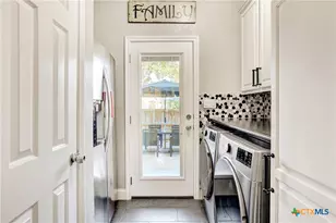 300 Champions Dr, Georgetown, TX 78628 - Photo 17