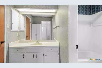 1310 Lakewinds Circle, New Braunfels, TX 78130 - Photo 17