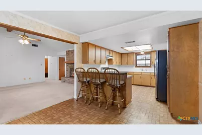 1310 Lakewinds Circle, New Braunfels, TX 78130 - Photo 9