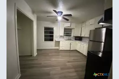 1512 E Barton Avenue, Temple, TX 76501 - Photo 3