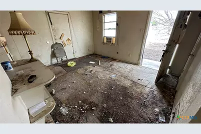 715 W Avenue B, Copperas Cove, TX 76522 - Photo 23