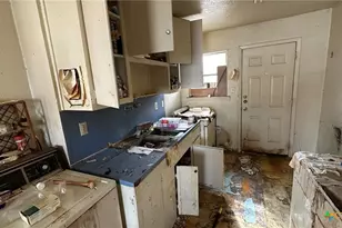 715 W Avenue B, Copperas Cove, TX 76522 - Photo 15