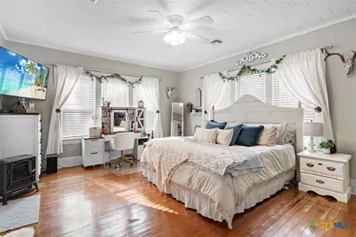 314 W Brackenridge Street, Edna, TX 77957 - Photo 13