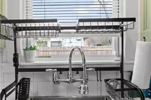 314 W Brackenridge St, Edna, TX 77957 - Photo 11