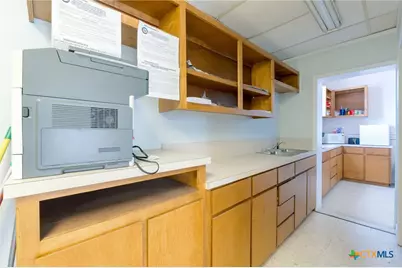 309 S Key Avenue, Lampasas, TX 76550 - Photo 15