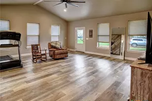 198 Co Rd 310, Yoakum, TX 77995 - Photo 33