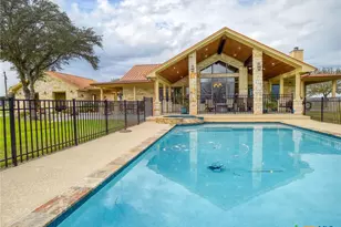 198 Co Rd 310, Yoakum, TX 77995 - Photo 7