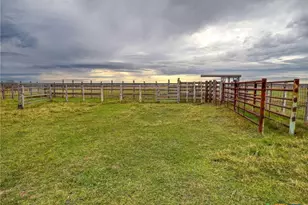 198 Co Rd 310, Yoakum, TX 77995 - Photo 43