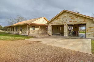 198 Co Rd 310, Yoakum, TX 77995 - Photo 29