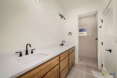 1672 Hillcrest Forest, Canyon Lake, TX 78133 - Photo 19