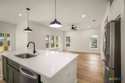 1672 Hillcrest Forest, Canyon Lake, TX 78133 - Photo 11