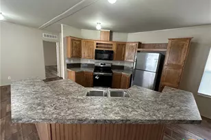 532 Post Office St, Kingsbury, TX 78638 - Photo 11