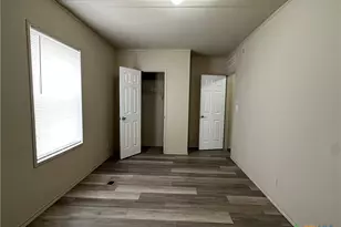 532 Post Office St, Kingsbury, TX 78638 - Photo 17