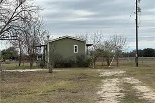 532 Post Office St, Kingsbury, TX 78638 - Photo 3