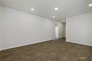 925 Gerardia Ct, Seguin, TX 78155 - Photo 5