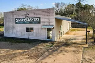 201 S Ridge St, Hallettsville, TX 77964 - Photo 1