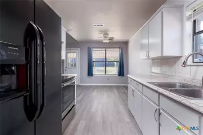 910 Frontier Trail, Harker Heights, TX 76548 - Photo 17