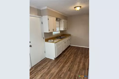 510 N Bauer Street, Seguin, TX 78155 - Photo 7