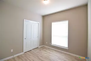 1040 Lakeway Crossing Dr, Temple, TX 76502 - Photo 11