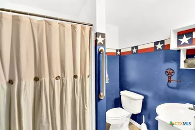 498 County Road 124, Floresville, TX 78114 - Photo 27