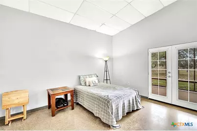 498 County Road 124, Floresville, TX 78114 - Photo 23