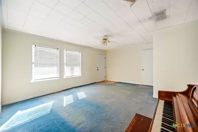 109 Massanet Street, Port Lavaca, TX 77979 - Photo 9