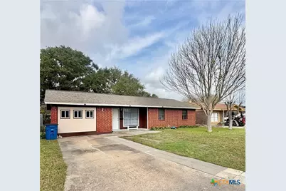 1615 Meadowview Drive, Port Lavaca, TX 77979 - Photo 1