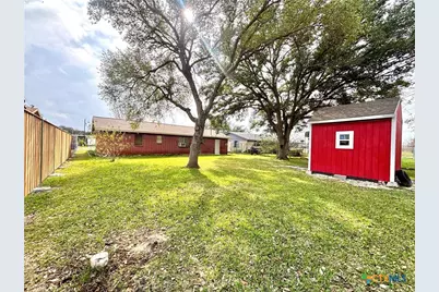 1615 Meadowview Drive, Port Lavaca, TX 77979 - Photo 5