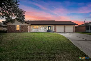 2212 Larry Dr, Port Lavaca, TX 77979 - Photo 1