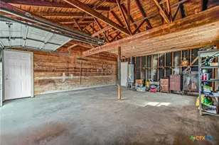 2212 Larry Dr, Port Lavaca, TX 77979 - Photo 9