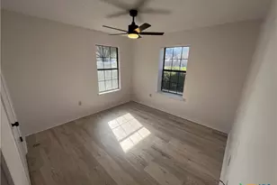 146 Forest Dr, Seguin, TX 78155 - Photo 5