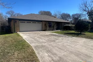 146 Forest Dr, Seguin, TX 78155 - Photo 3