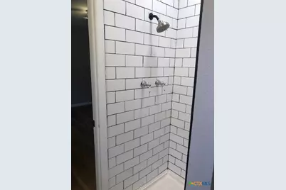 2316 N Austin Street, Seguin, TX 78155 - Photo 9